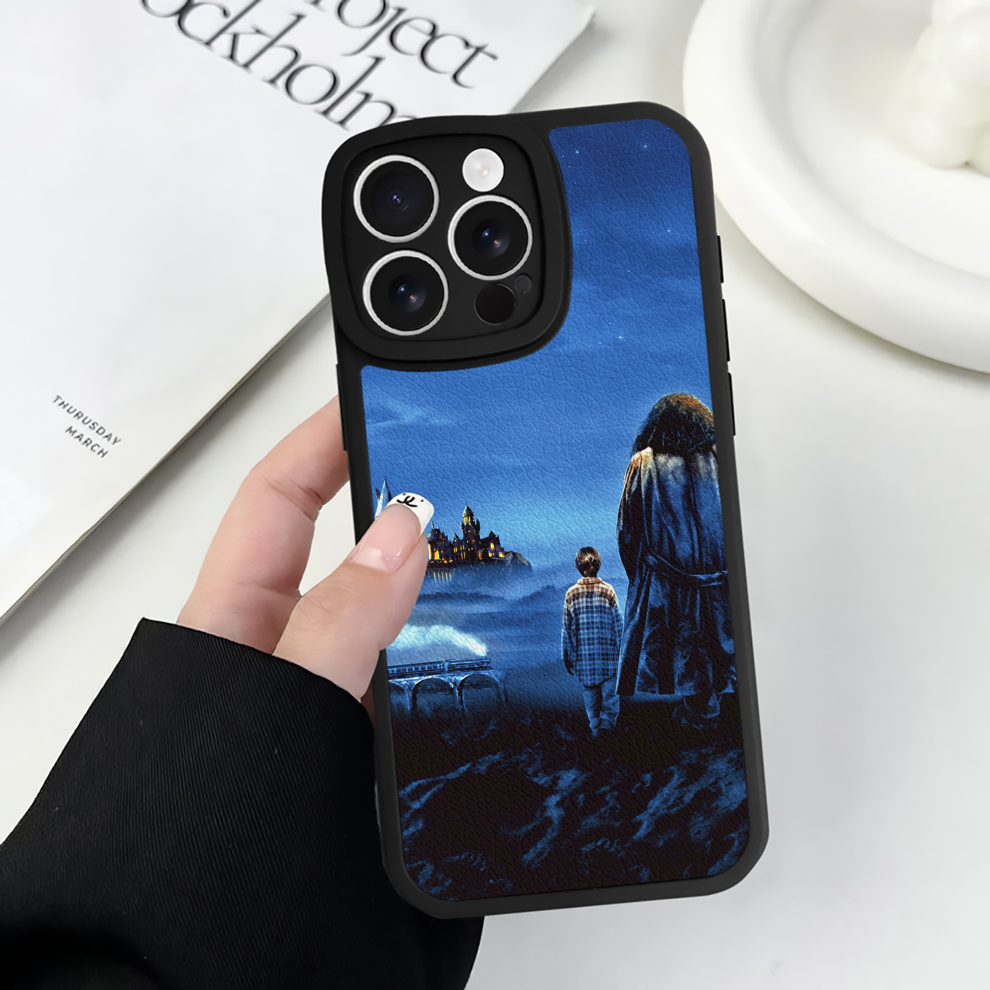（画像用） Harry Potter ハリー・ポッターシリーズ 【iPhone 16シリーズ対応】シリコンスマホケース（レザー調） 材質：シリコン